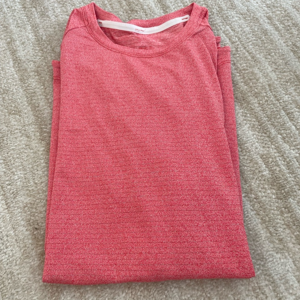 Men’s Lululemon workout t shirt never worn